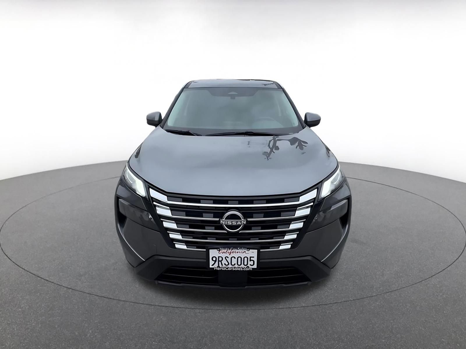 Used 2025 Nissan Rogue SV FWD image 4