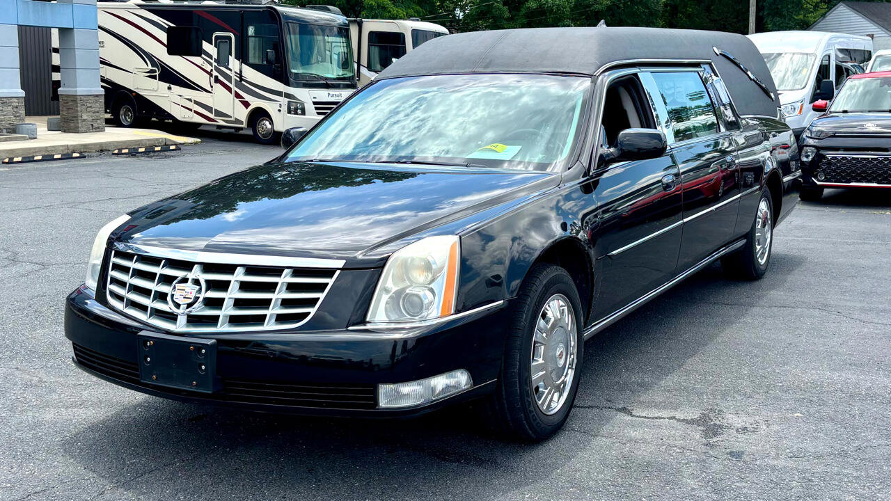Used 2011 Cadillac DTS Hearse image 2
