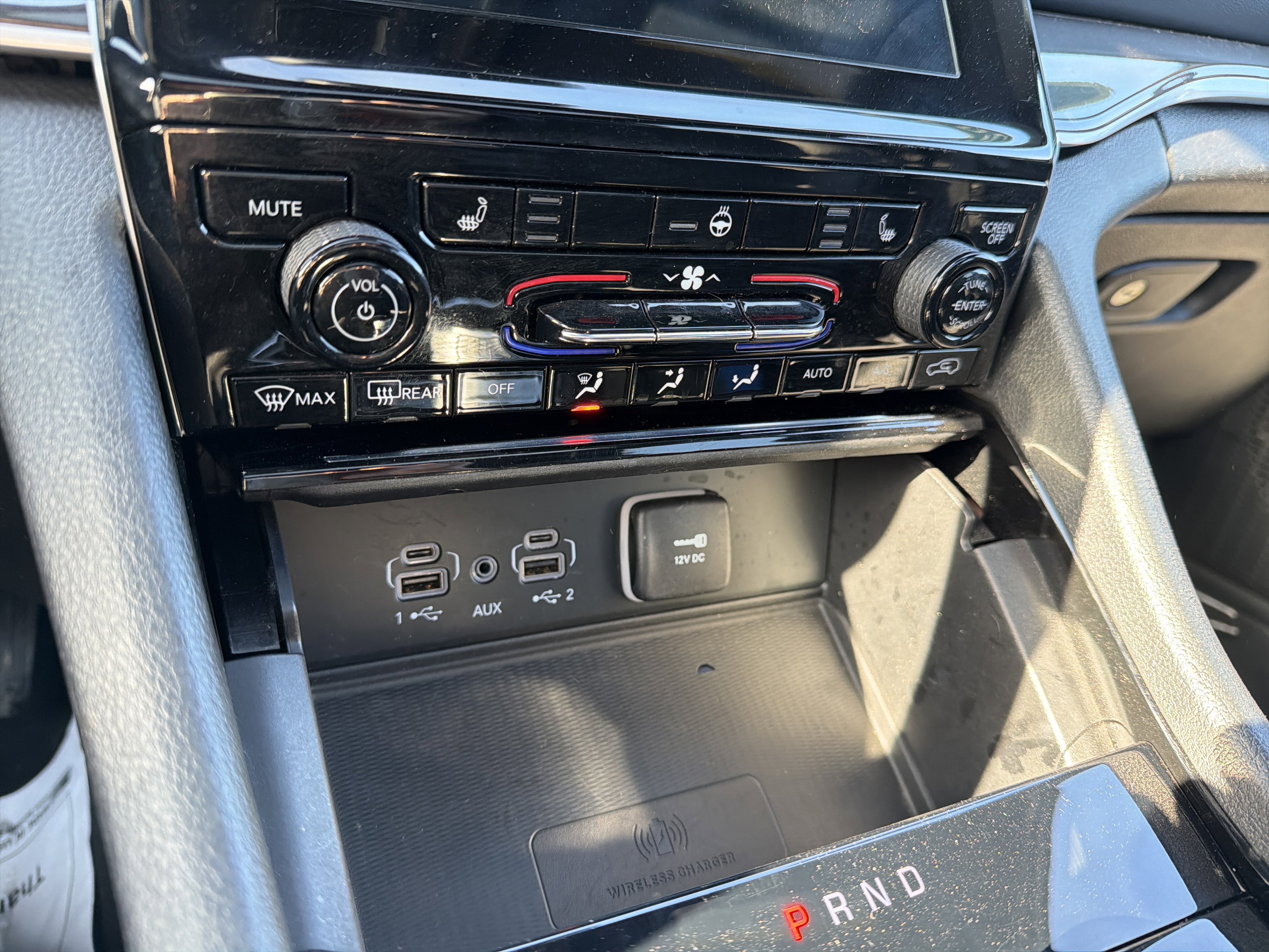 Used 2023 Jeep Grand Cherokee L Laredo image 21