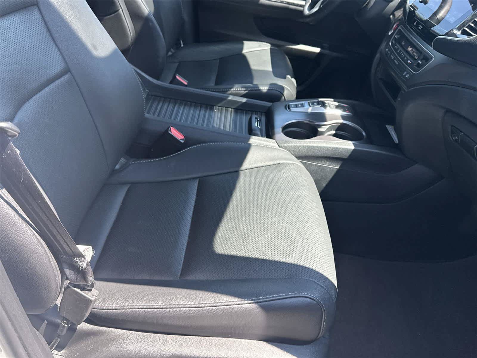 Used 2023 Honda Passport EX-L image 17