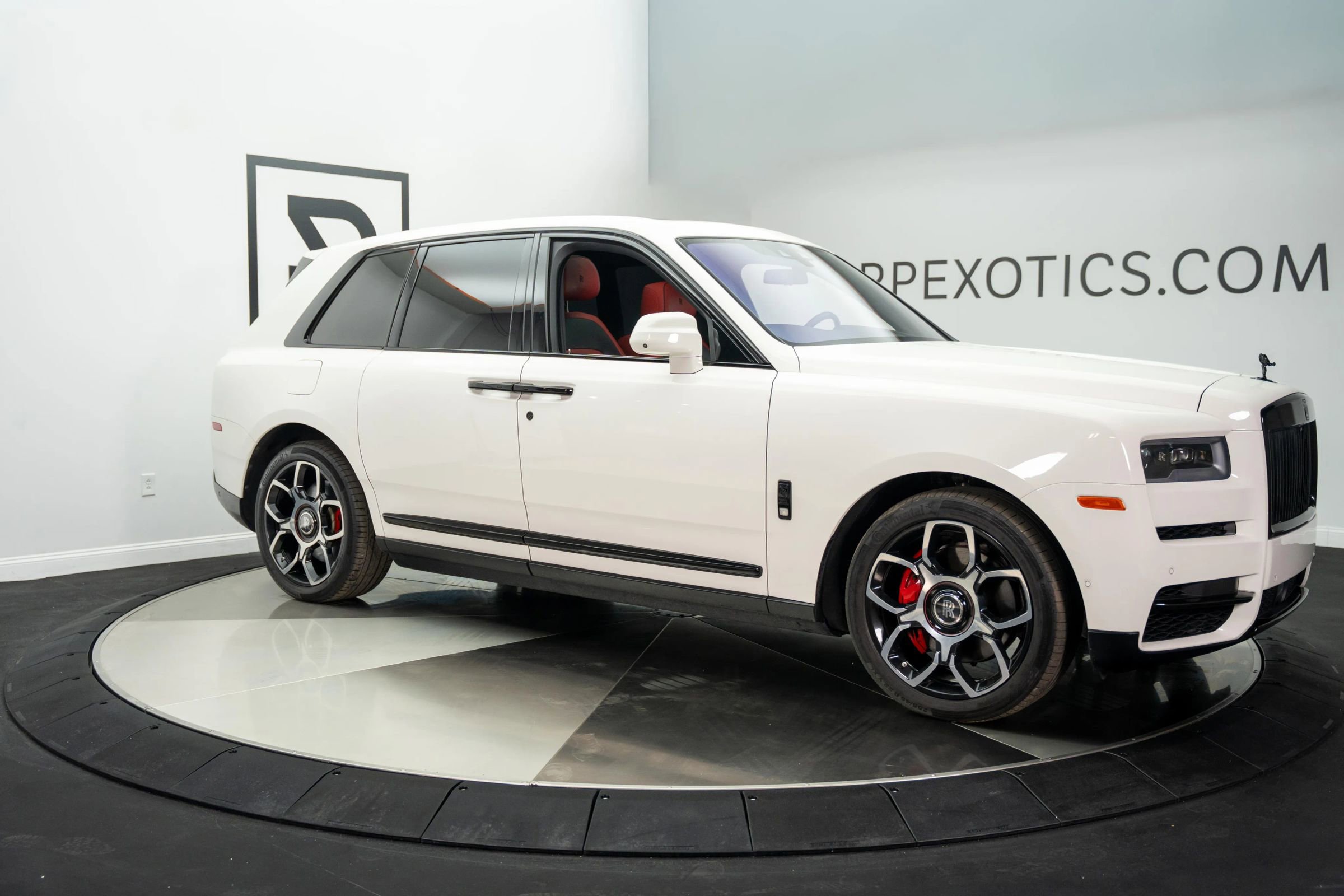 Used 2019 Rolls-Royce Cullinan image 12