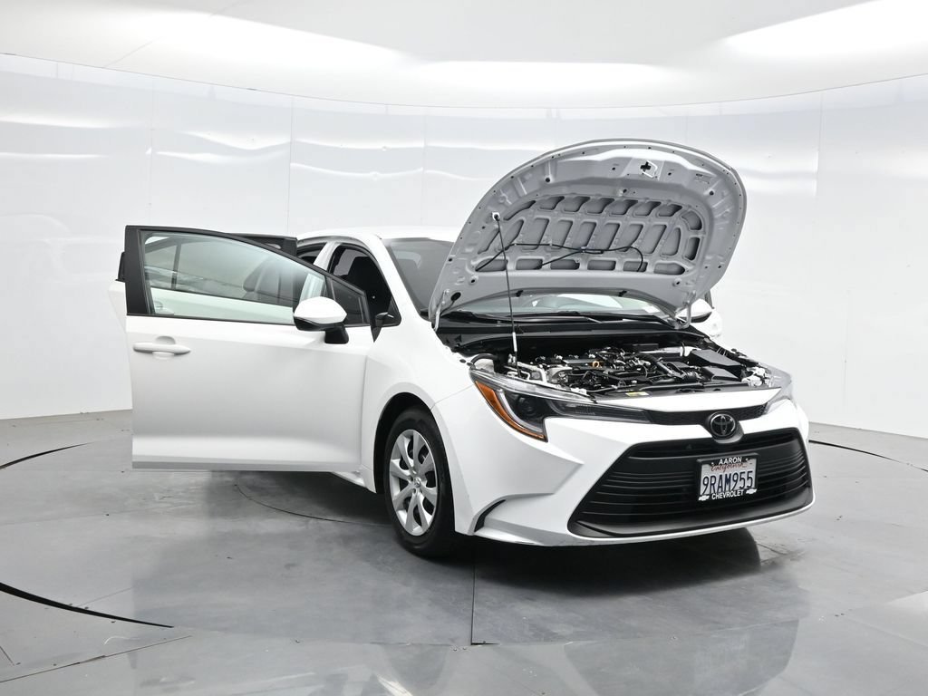 Used 2025 Toyota Corolla LE FWD image 48