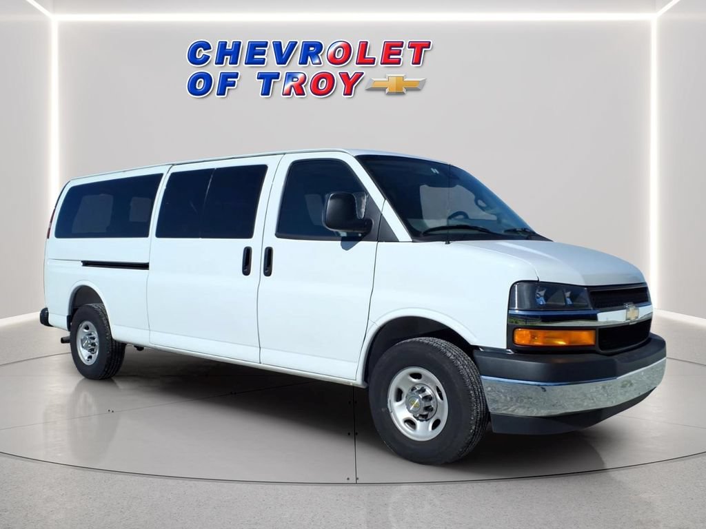 Used 2025 Chevrolet Express 3500 LT w/ LT Preferred Equipment Group RWD image 1