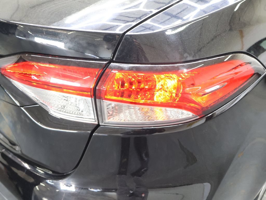 Used 2024 Toyota Corolla LE FWD image 28