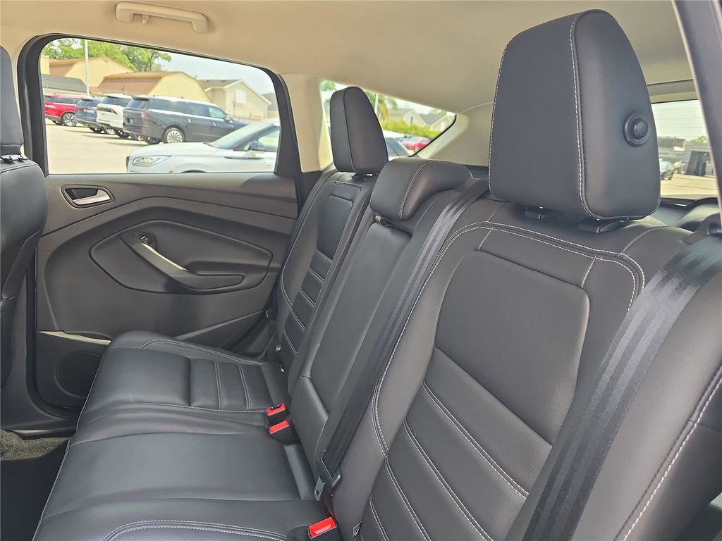 Used 2019 Ford Escape SEL image 12