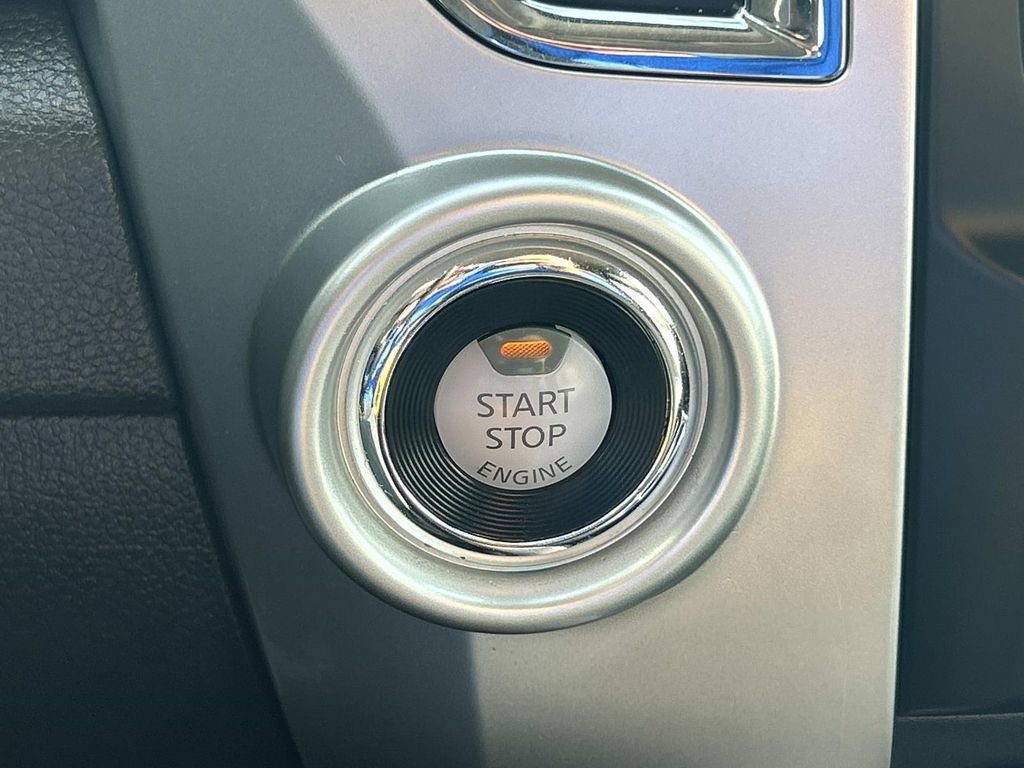 Used 2020 Nissan Titan SL image 32