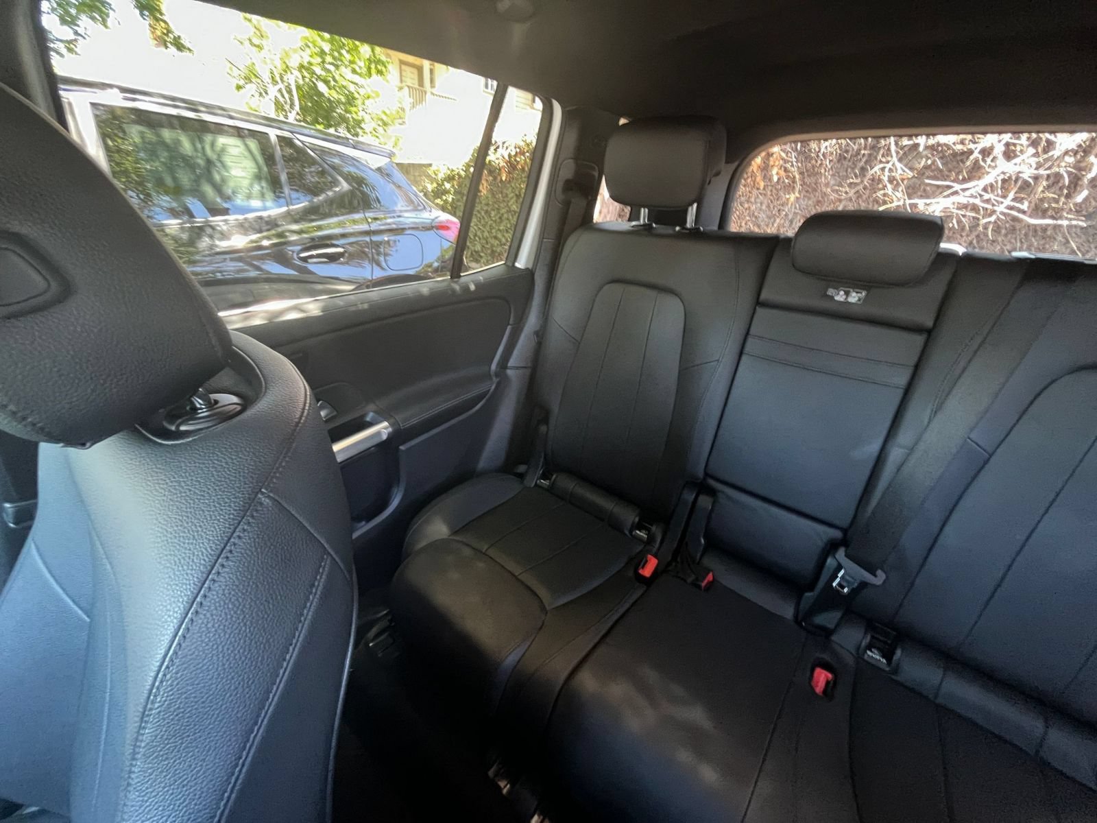 Used 2025 Mercedes-Benz GLB 250 image 39