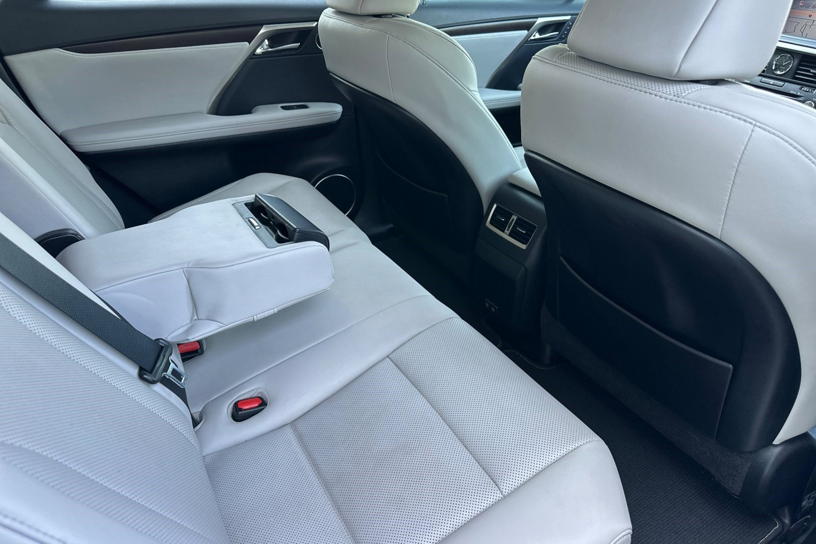 Certified 2022 Lexus RX 450h AWD w/ Premium Package image 34