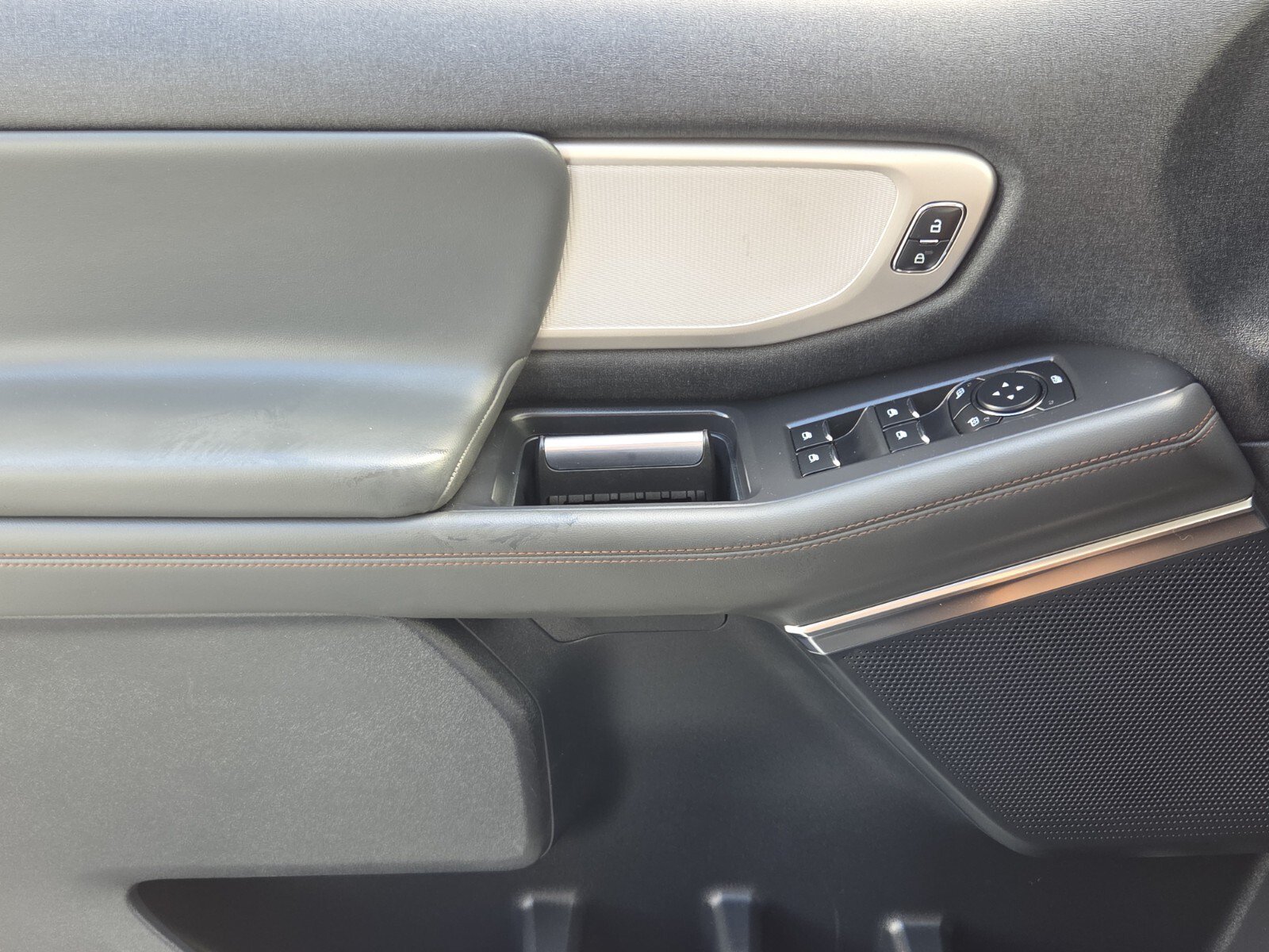 Used 2025 Ford Expedition Max Active RWD image 32