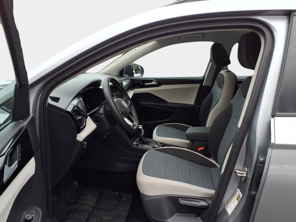 Used 2025 Volkswagen Taos S image 9