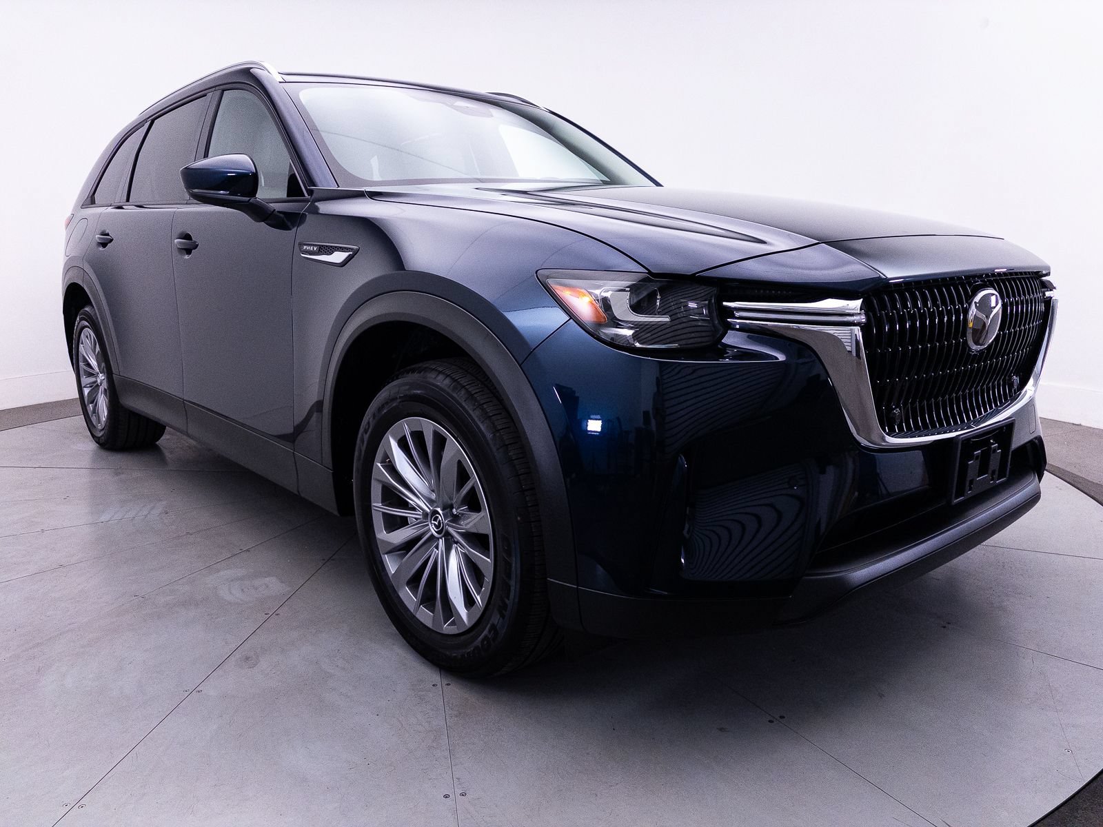 Used 2025 MAZDA CX-90 Plug-In Hybrid w/ Preferred AWD/4WD image 12