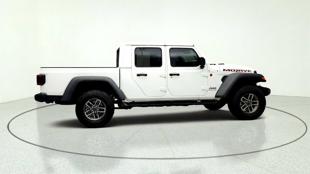 Used 2025 Jeep Gladiator Mojave w/ Convenience Group AWD/4WD image 4