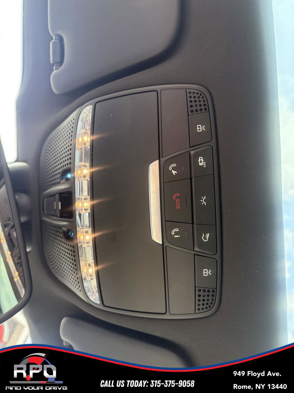 Used 2017 Mercedes-Benz GLC 300 4MATIC image 19