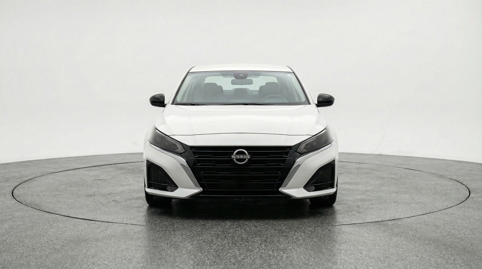 Used 2025 Nissan Altima 2.5 SV image 2