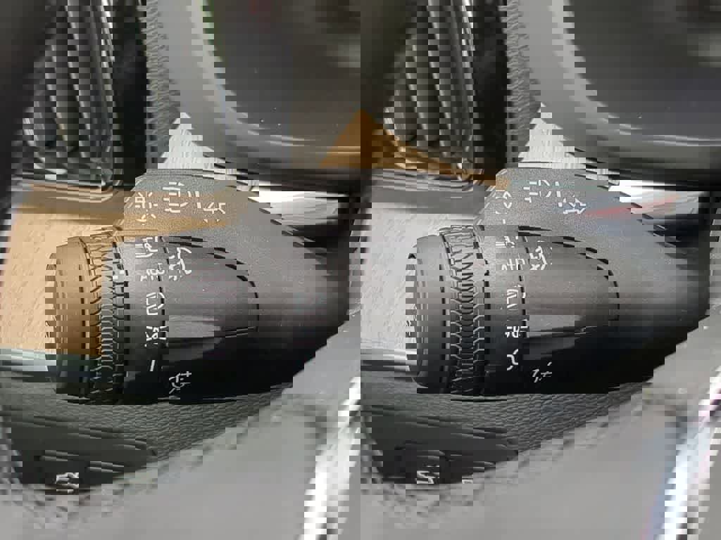 New 2026 Volvo XC60 T8 Plus w/ Protection Package Premier image 25