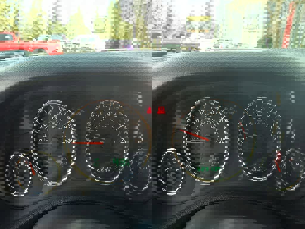 Used 2017 Jeep Wrangler Unlimited Sahara w/ Connectivity Group image 15