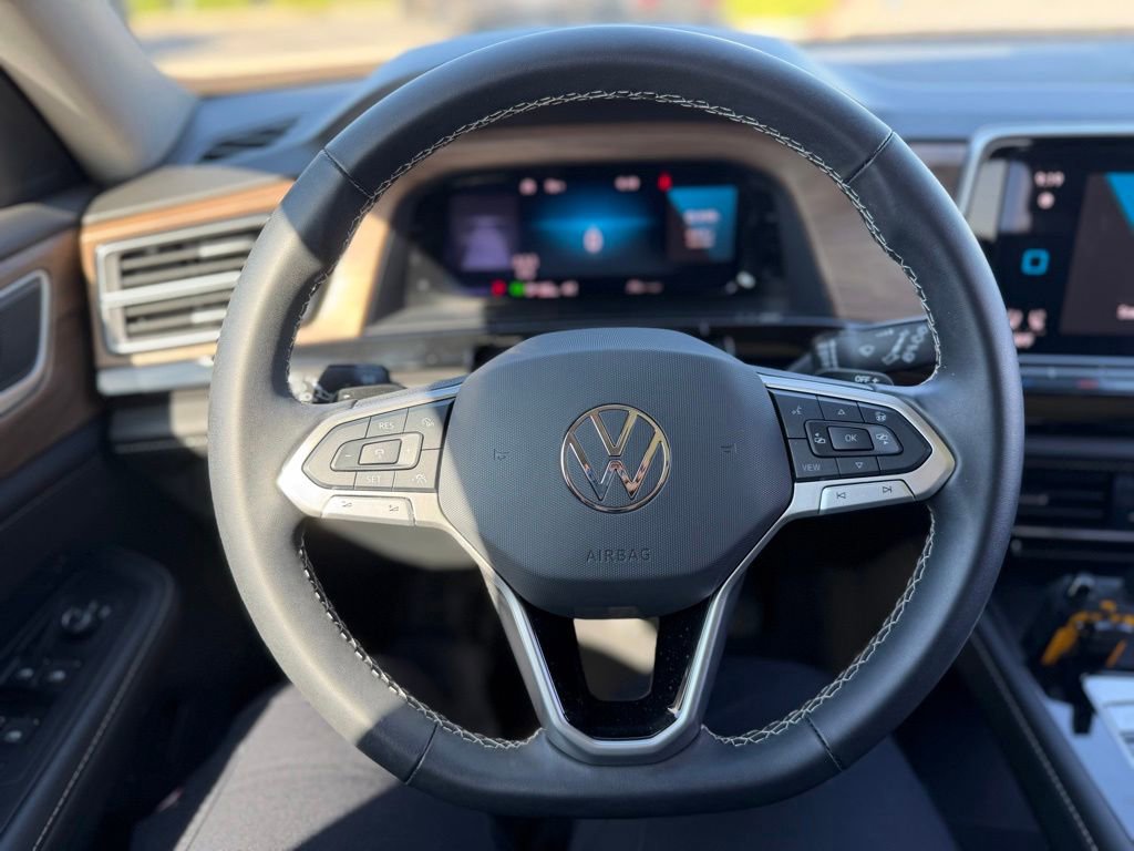 Used 2024 Volkswagen Atlas SE AWD/4WD image 6