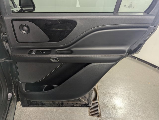 Used 2021 Lincoln Aviator Reserve w/ Equipment Group 208A image 19