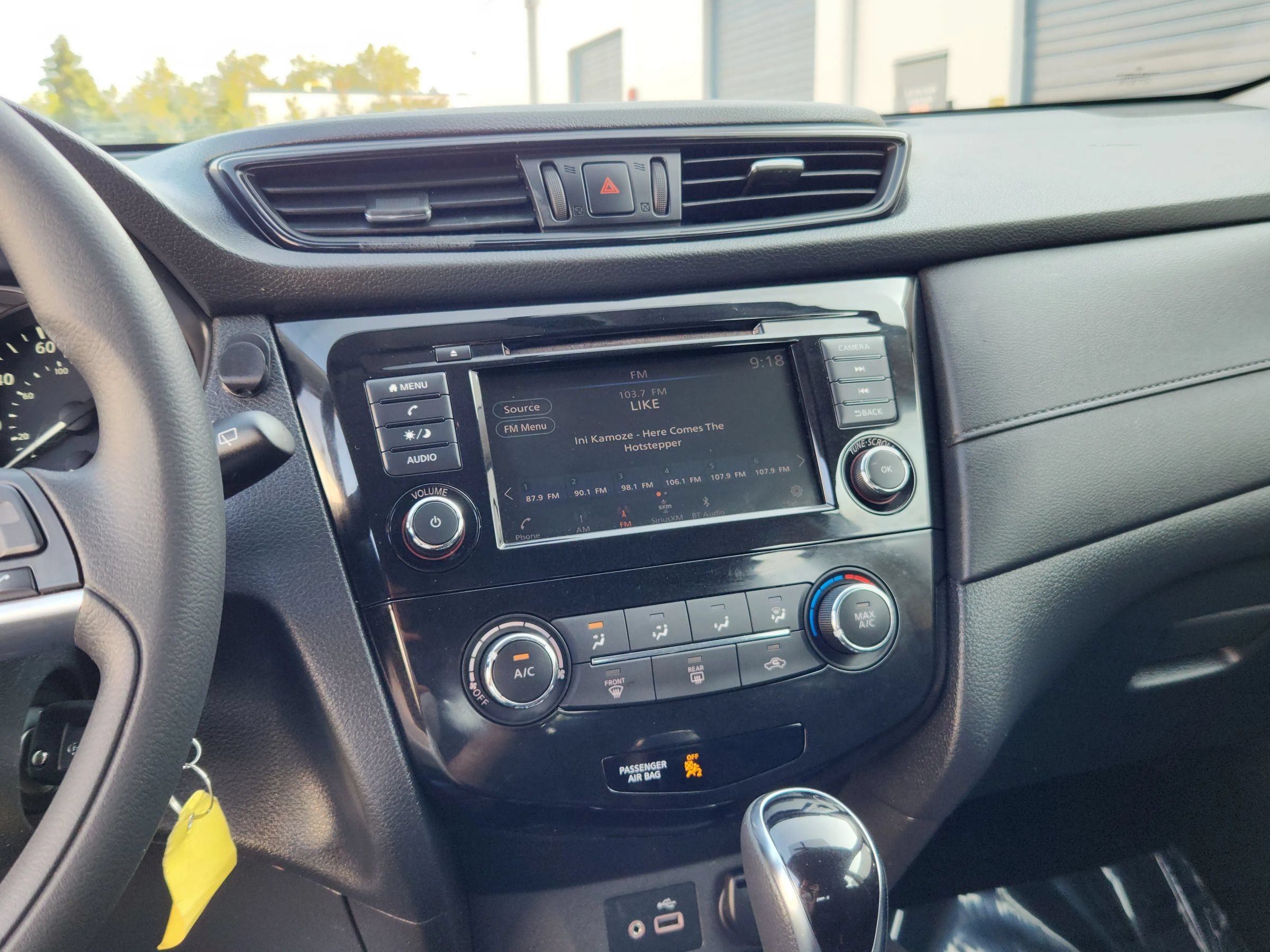 Used 2018 Nissan Rogue S AWD/4WD image 14