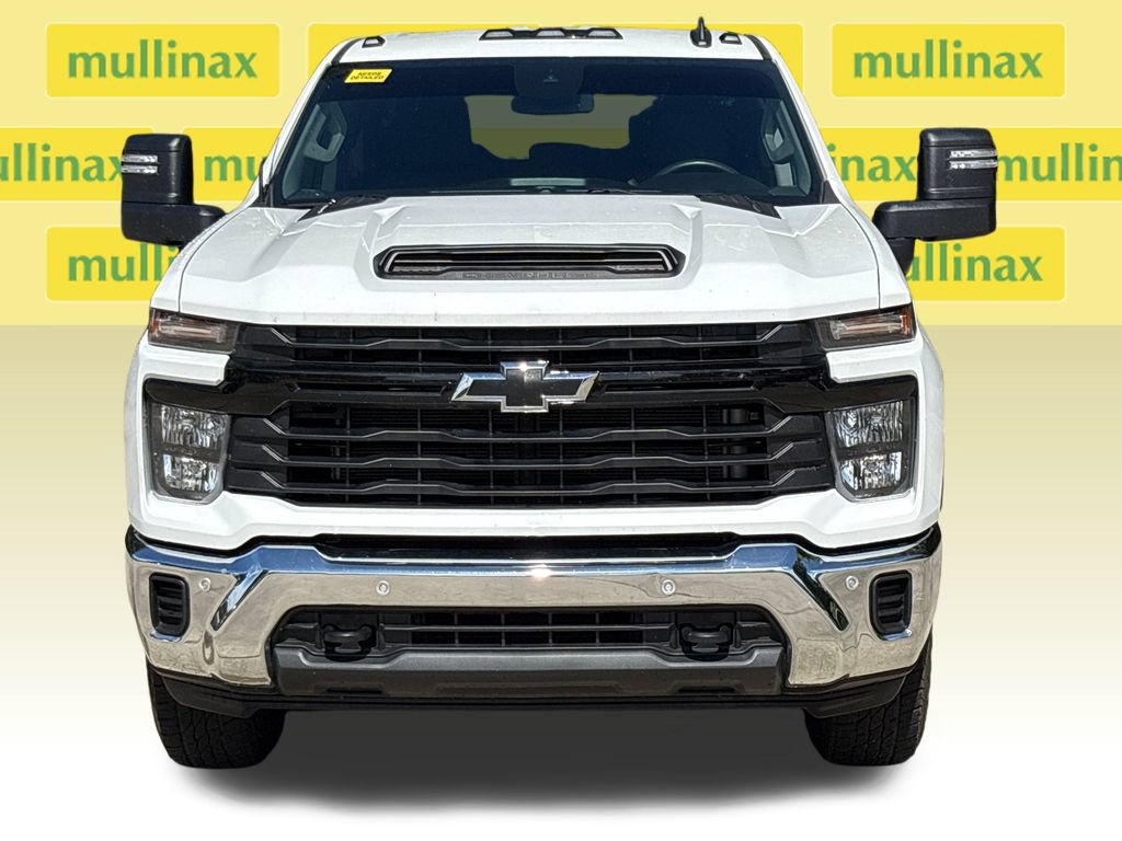 Used 2025 Chevrolet Silverado 2500 W/T AWD/4WD image 14