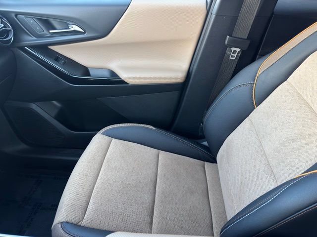 Used 2025 Chevrolet Equinox ACTIV w/ Safety and Technology Package AWD/4WD image 24