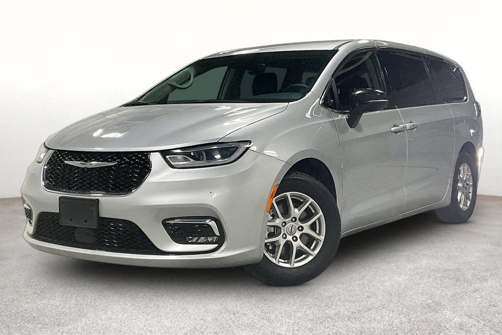 Used 2024 Chrysler Pacifica Touring-L FWD image 14