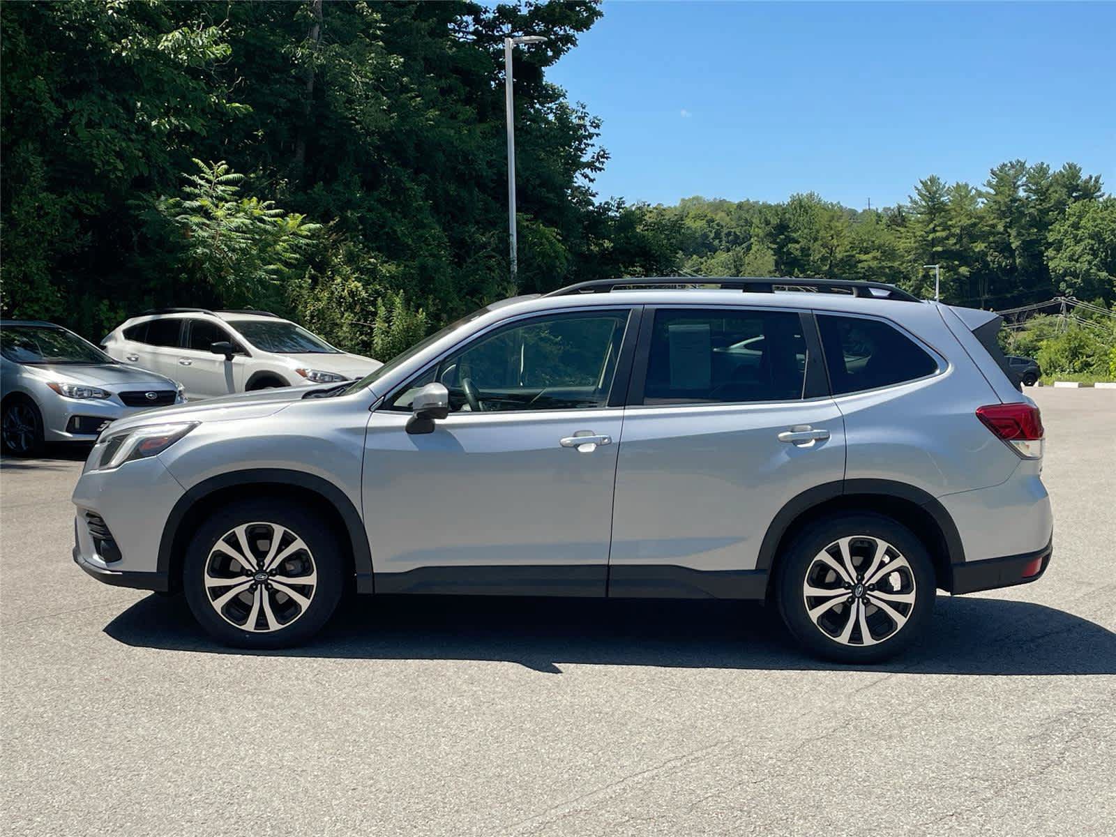 Used 2023 Subaru Forester Limited AWD/4WD image 2
