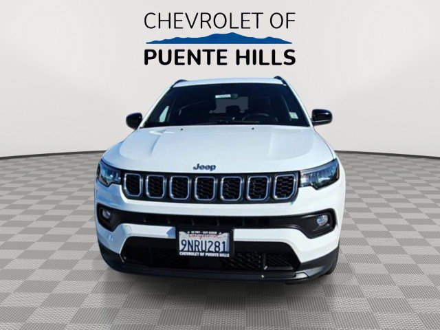 Used 2025 Jeep Compass Latitude AWD/4WD image 3