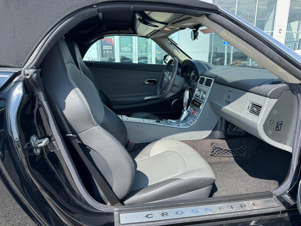 Used 2008 Chrysler Crossfire Limited RWD image 13