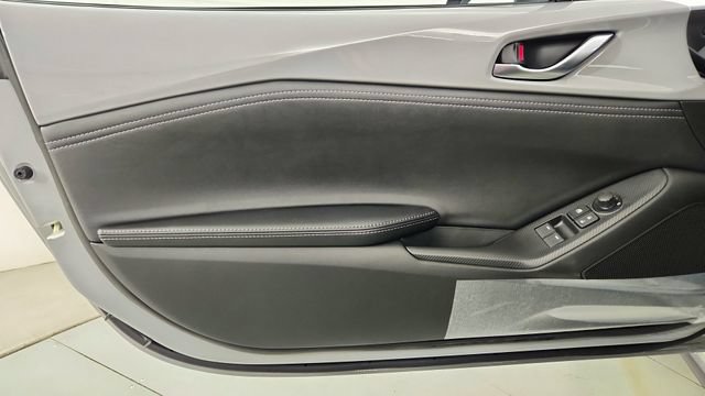 New 2026 MAZDA MX-5 Miata Club w/ Interior Package RWD image 9