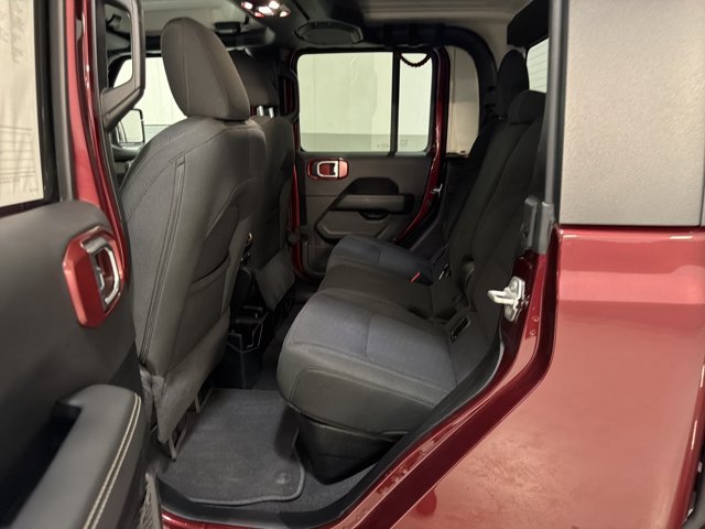 Used 2021 Jeep Gladiator Overland AWD/4WD image 21