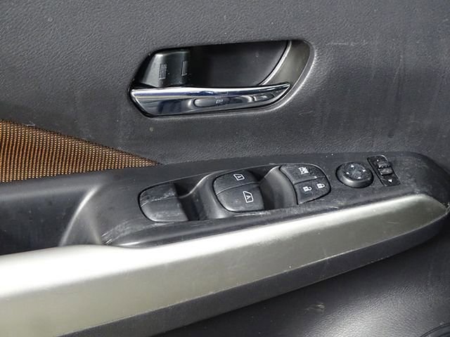 Used 2019 Nissan Kicks SR image 17