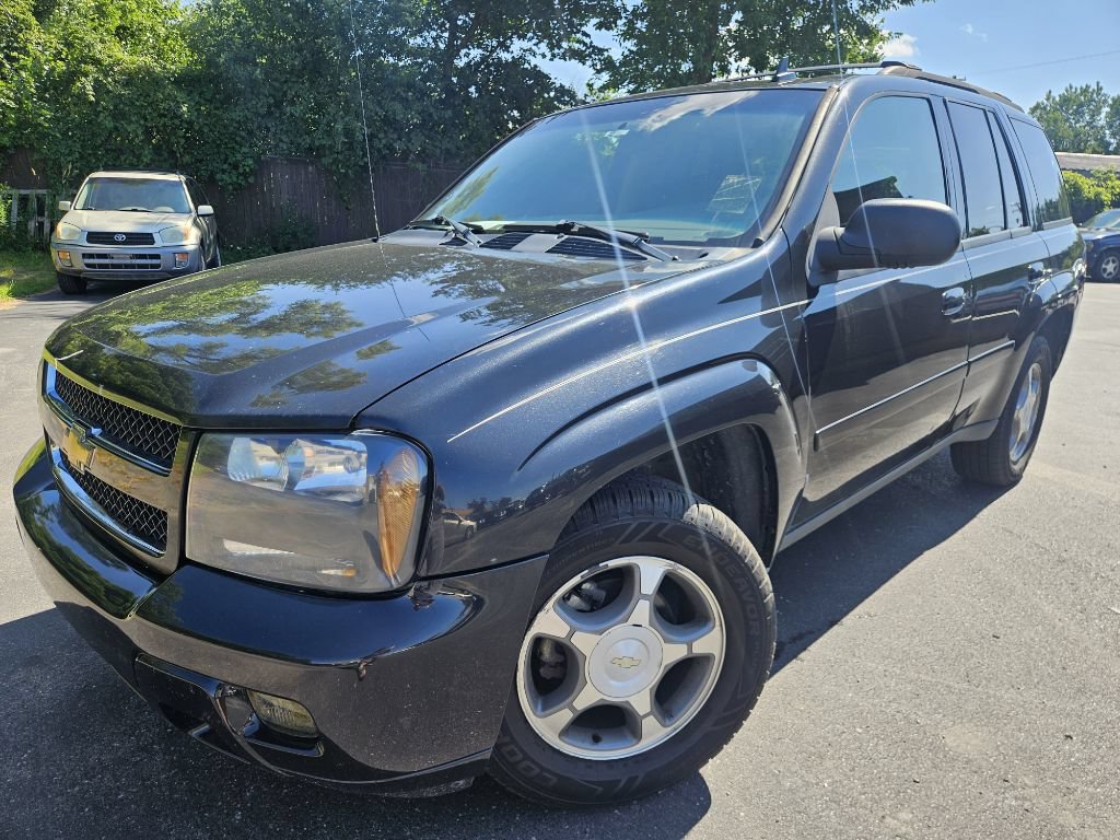 Used 2009 Chevrolet TrailBlazer LT w/ Sun And Sound Package AWD/4WD image 1