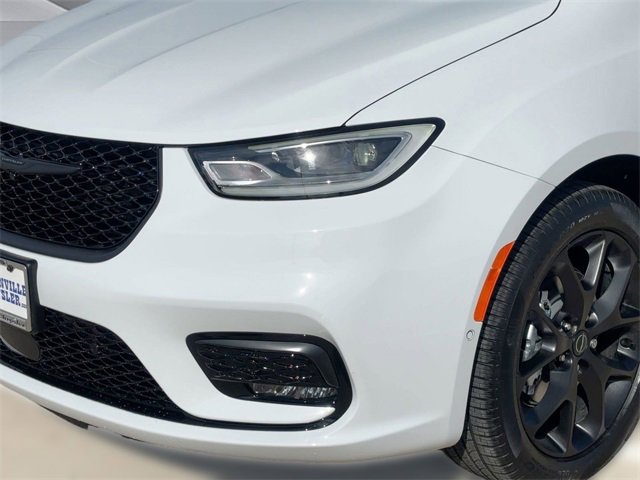 New 2026 Chrysler Pacifica Select w/ S Appearance Package image 11