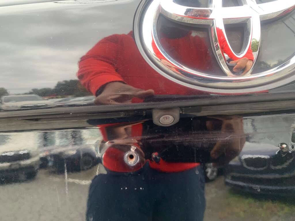 Used 2018 Toyota Highlander SE image 16