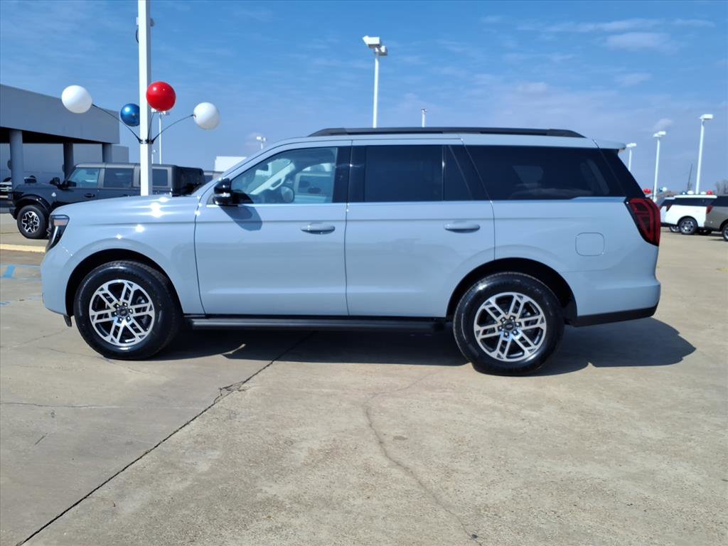 New 2026 Ford Expedition Active RWD image 2