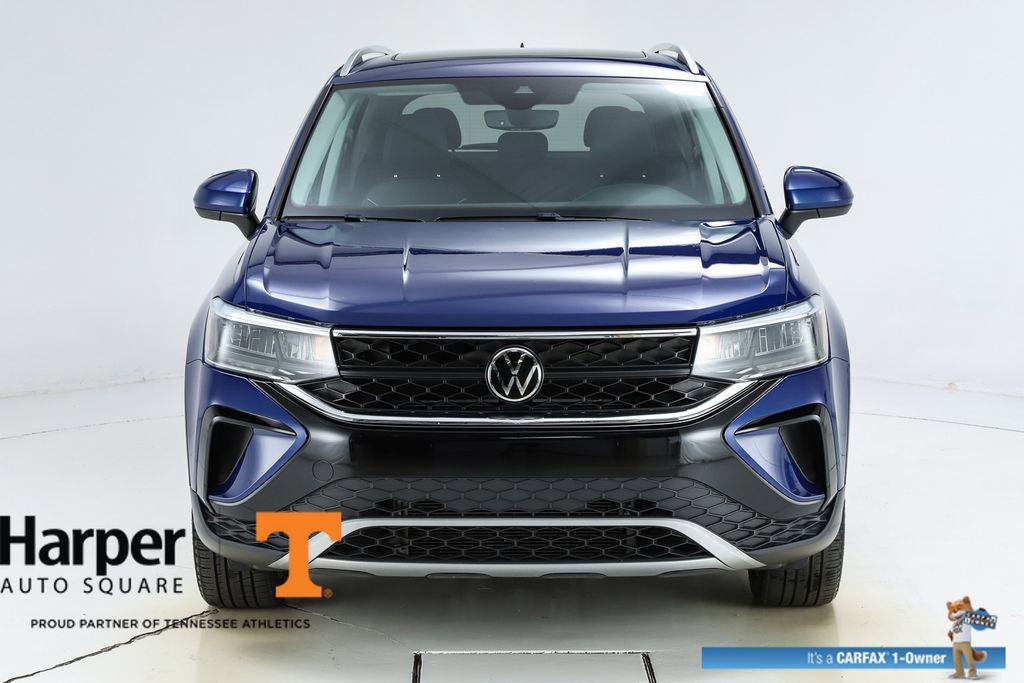 Used 2023 Volkswagen Taos SE w/ Panoramic Sunroof Package image 16