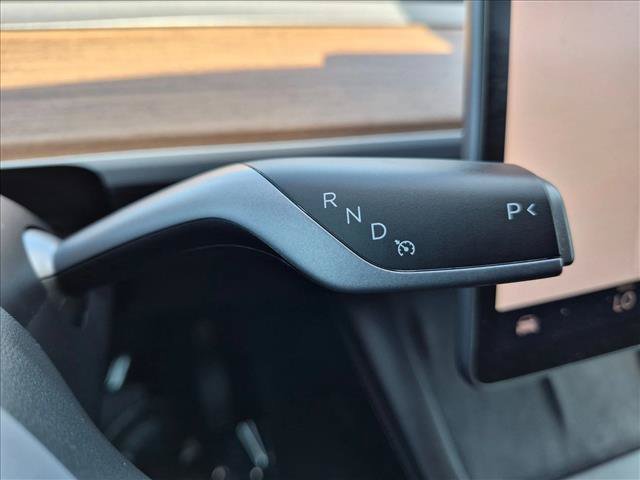 Used 2024 Tesla Model Y Long Range AWD/4WD image 11