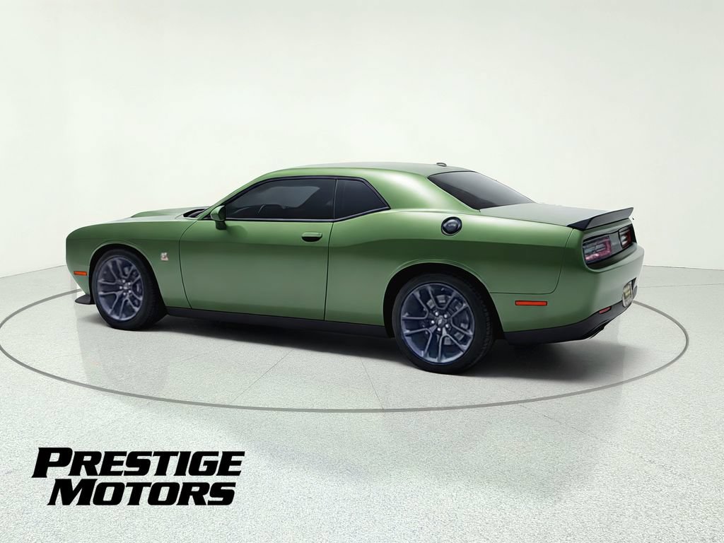 Used 2022 Dodge Challenger R/T Scat Pack RWD image 5