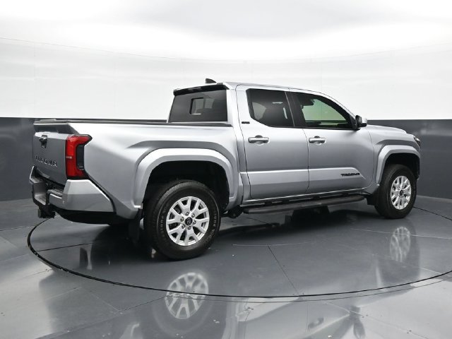 Used 2024 Toyota Tacoma SR5 AWD/4WD image 2