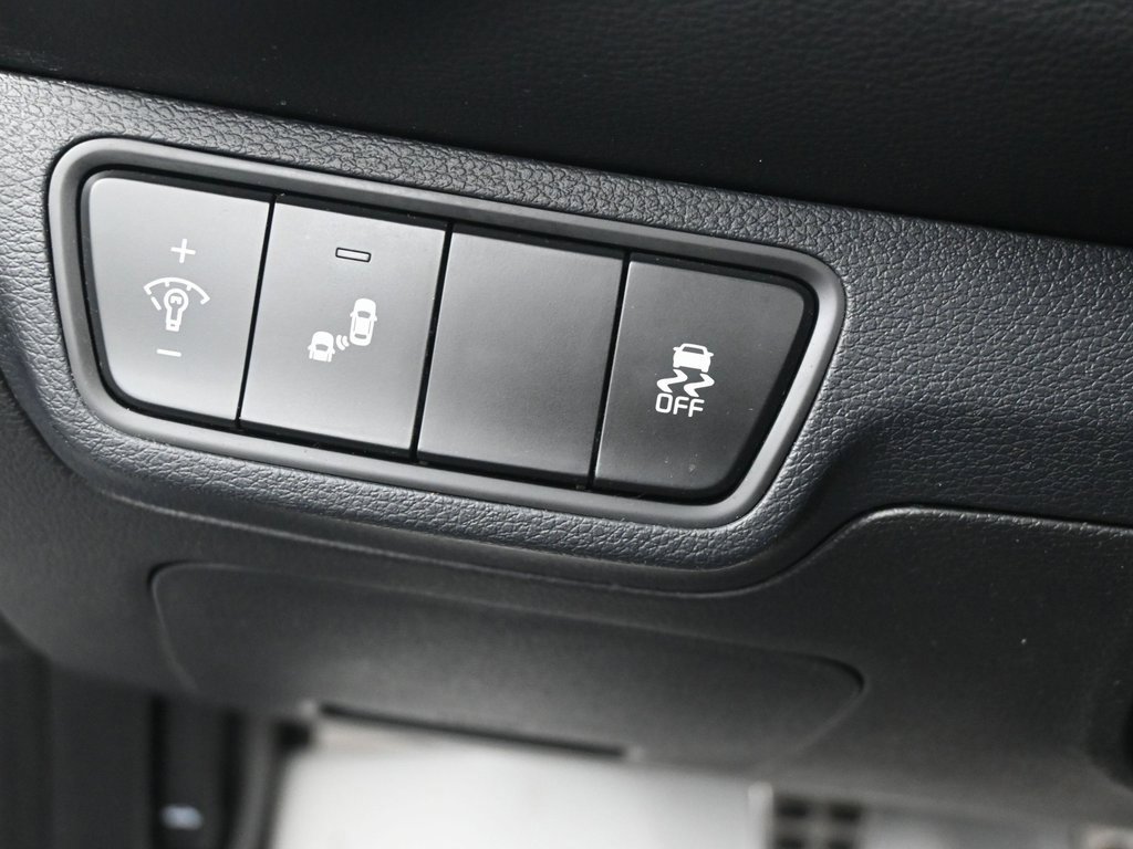 Used 2023 Kia Forte GT image 25