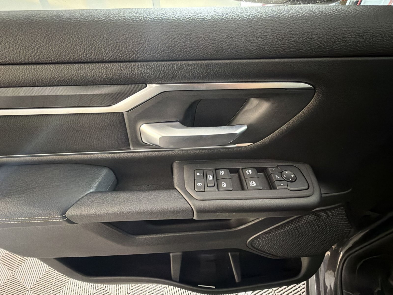 New 2026 RAM 1500 Big Horn AWD/4WD image 15