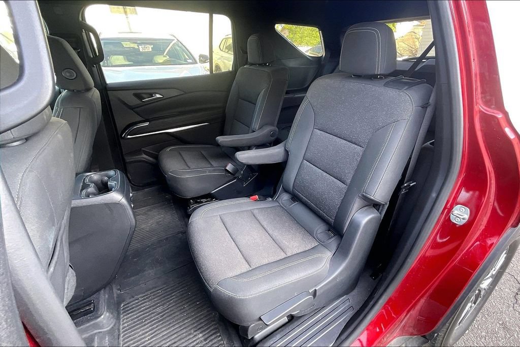 Used 2024 Chevrolet Traverse LT FWD image 25