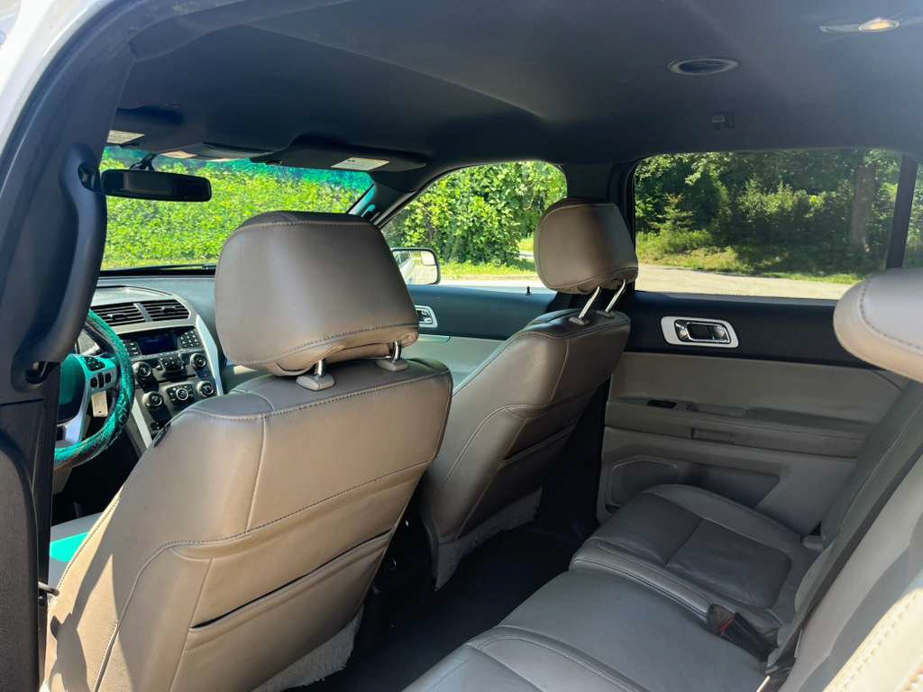 Used 2012 Ford Explorer XLT FWD image 10