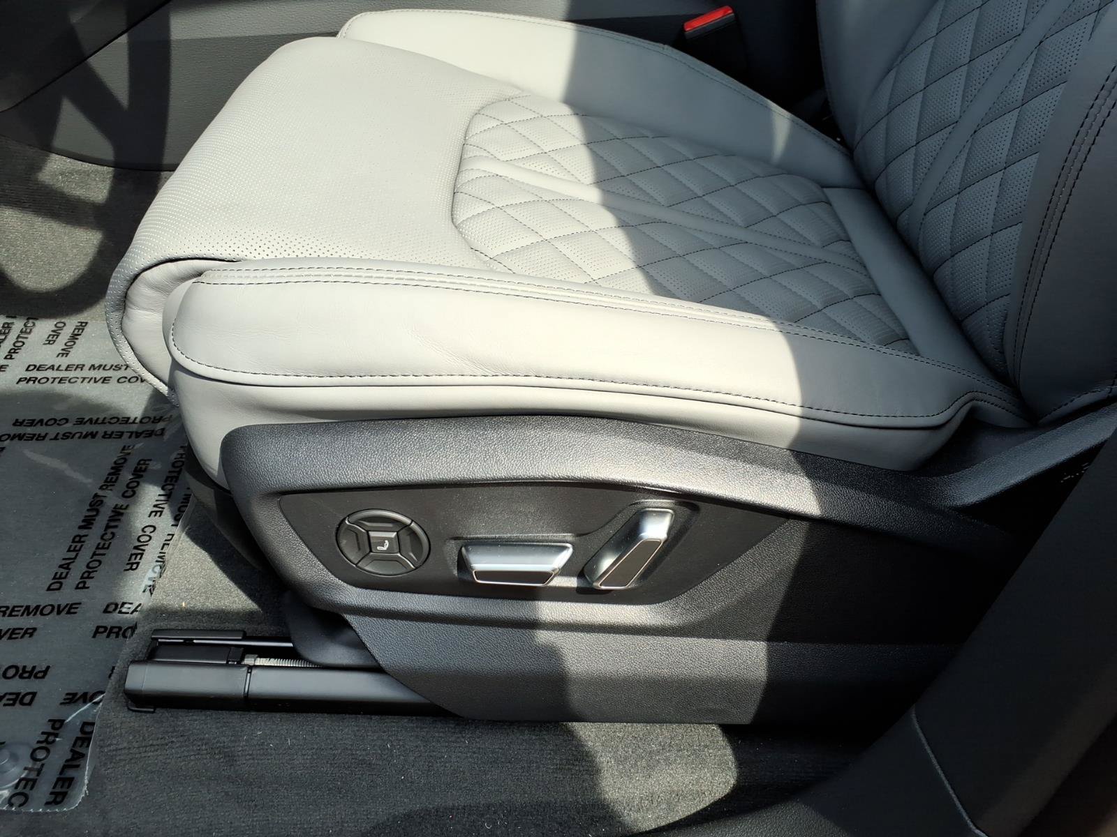 New 2027 Audi SQ8 Prestige AWD/4WD image 13