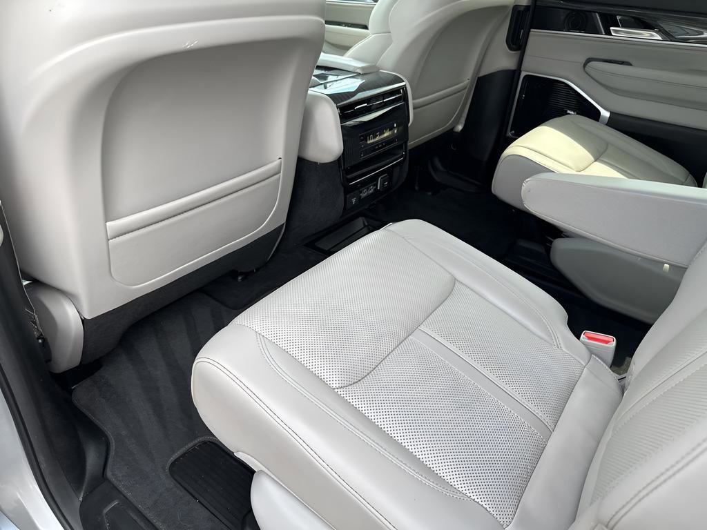 Used 2022 Jeep Wagoneer Series III w/ Premium Group I image 20