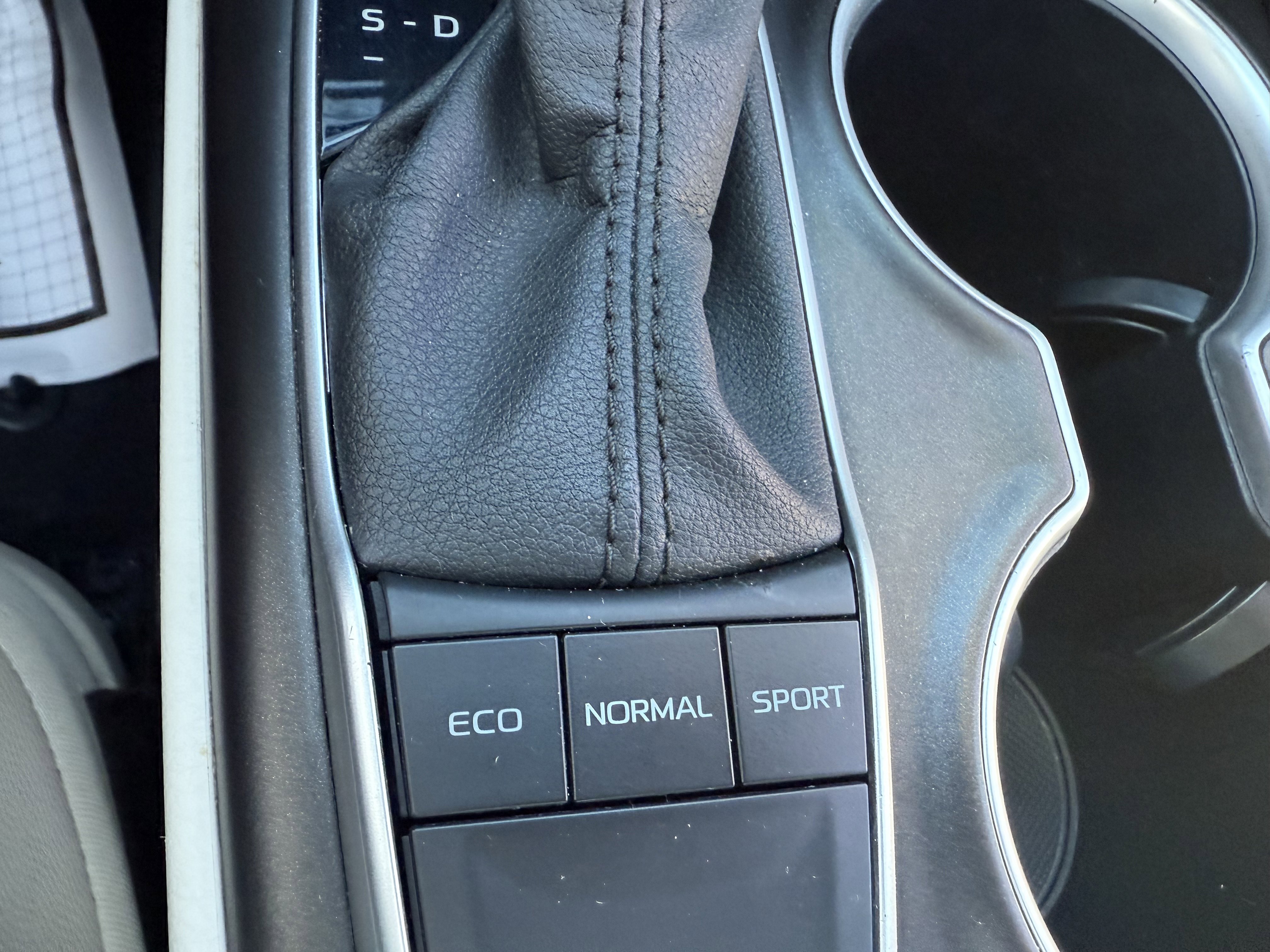 Certified 2024 Toyota Camry LE FWD image 14