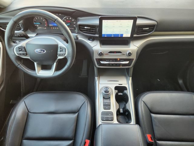 Used 2022 Ford Explorer XLT w/ Equipment Group 202A RWD image 26