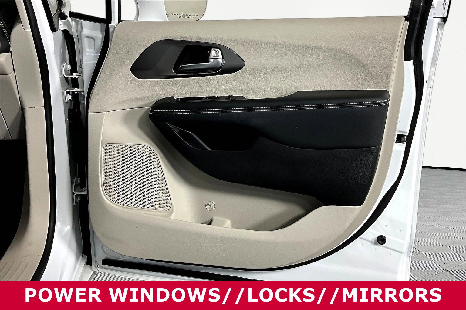 Used 2022 Chrysler Pacifica Touring-L FWD image 27