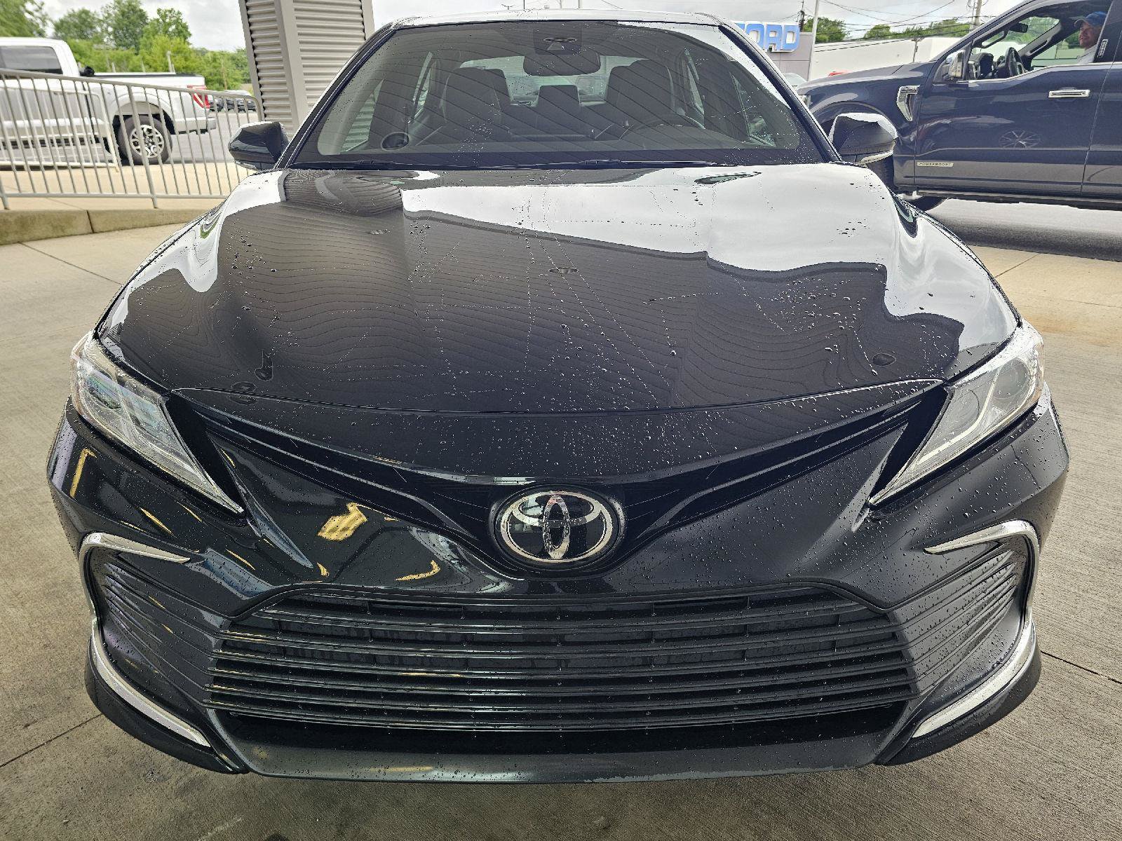 Used 2024 Toyota Camry XLE FWD image 8